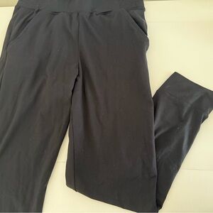 Varley Black Straight Leg Pants Sleek Design